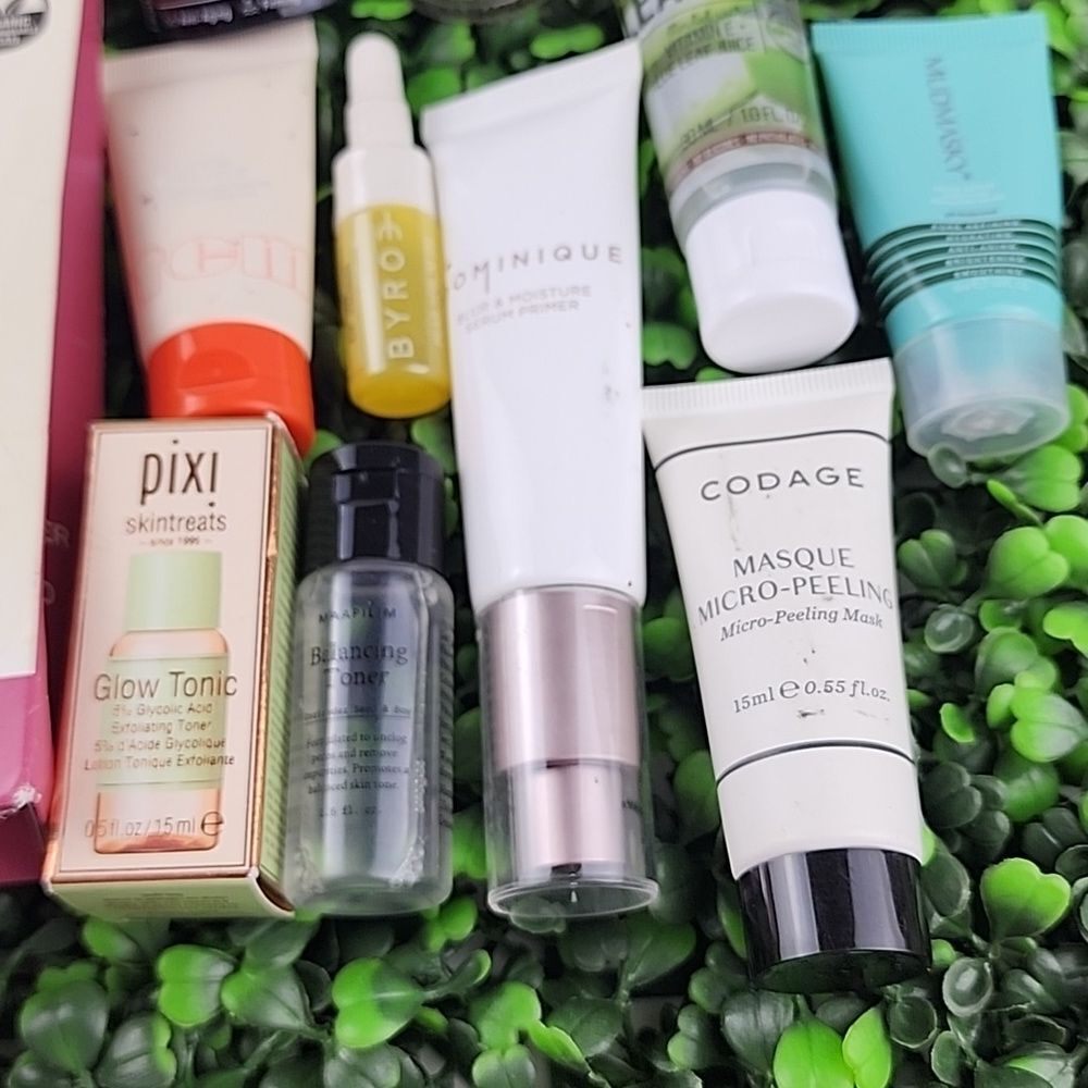 Skincare bundle 11 pieces new eyes face scrub toner aloe Vera micro mask beauty - Picture 3 of 4